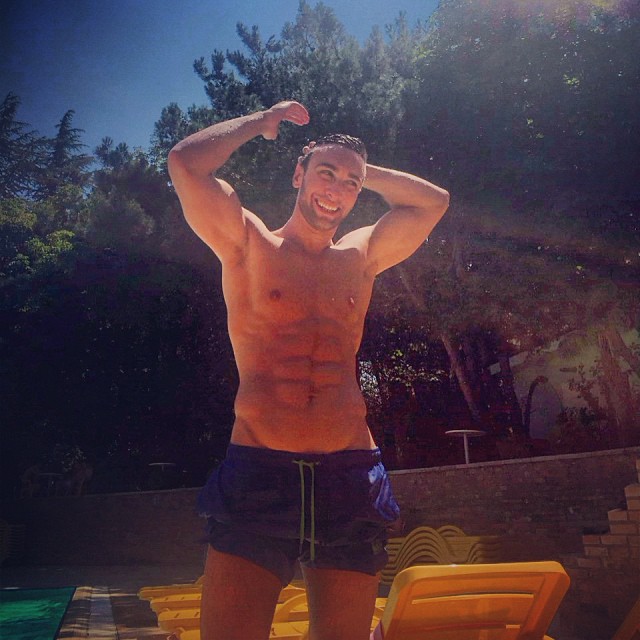 Горячий &quot;Холостяк-6&quot; Иракли Макацария выложил в сеть личные фото